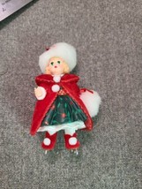 Christmas Holly Madame Alexander Hallmark Keepsake Ornament 2000 - £6.00 GBP