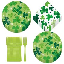 HOME &amp; HOOPLA St. Patrick&#39;s Day Party Supplies - Plaid Clover Paper Dessert Plat - £11.98 GBP