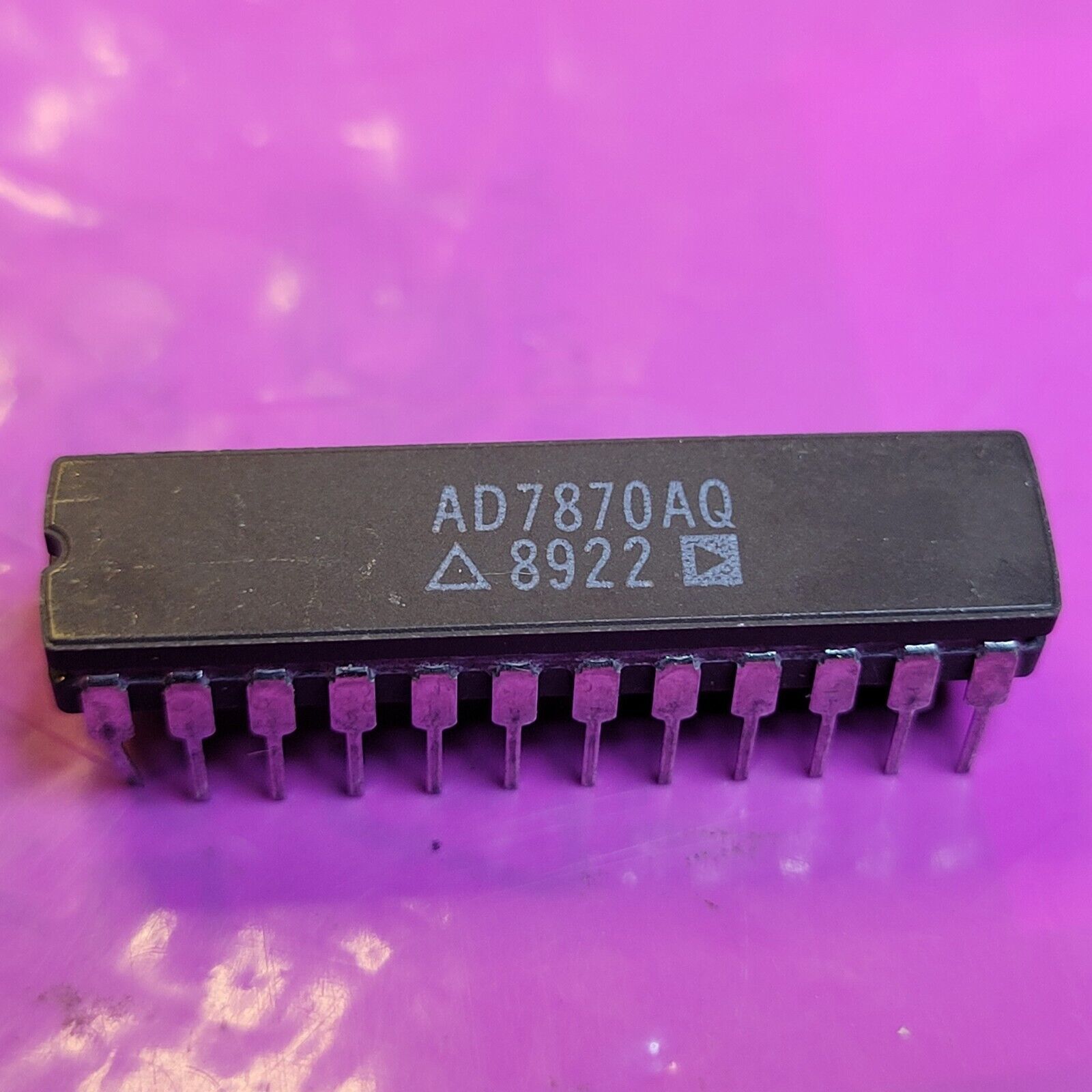 AD7870AQ  ANALOG DEVICES DIP 24 12-Bit  100 kHz  Sampling ADC NEW USA $69 - $64.52