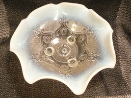 White Opalscent Lattice Medallion Bowl 3 Footed Ruffled 8.5&quot; - £22.01 GBP