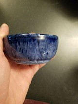 beautiful small hand thrown studio pottery vase Indigo white Rg - $335.80 MXN