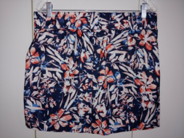 ST. JOHN&#39;S BAY ACTIVE LADIES FLORAL SKORT-M-POLYESTER-NWOT-SILKY FEEL-CUTE - $210.44 MXN