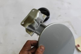 2006-2007 MAZDA 6 FUEL FILLER DOOR LID & GAS CAP M1574 image 8