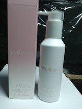 Kylie Skin Clarifying Cleansing Gel By Kylie Jenner 5 Fl Oz/150 mL NIB - $14.57