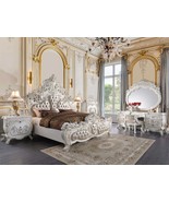 Vanaheim Vanity Desk, Antique White Finish - $55,644.28 MXN