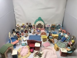 Fisher Price Vintage Loving Family Large Lot Family members &amp; Furniture ... - $9,283.90 MXN