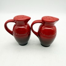 Le Creuset RED Ombre Salt and Pepper Shakers  Jug Farmhouse Pitcher - $442.28 MXN