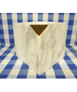 Bath &amp; Body Works Faux Marble Cut-Out Corner Pedestal  3-Wick Candle Hol... - $373.13 MXN