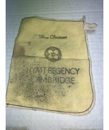 VINTAGE AD SHOE CLEANER POLISH CLOTH POUCH HYATT REGENCY CAMBRIDGE - $179.83 MXN