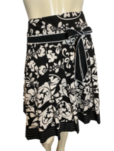 Larry Levine Black and White Pleated Floral Lined Skirt Size 4 - $18.04