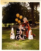 High School Mascot Very Cute 1970&#39;s Original Snapshot - $110.66 MXN