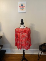 Ember Red Flower Shirt Size M - $278.01 MXN