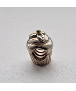PANDORA AUTHENTIC RETIRED 925 STERLING SILVER CUPCAKE CHARM - $532.90 MXN