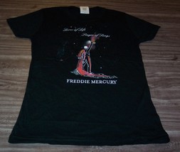 Women&#39;s Teen Queen Freddie Mercury Lover Of Life T-shirt Small Band New - £15.56 GBP