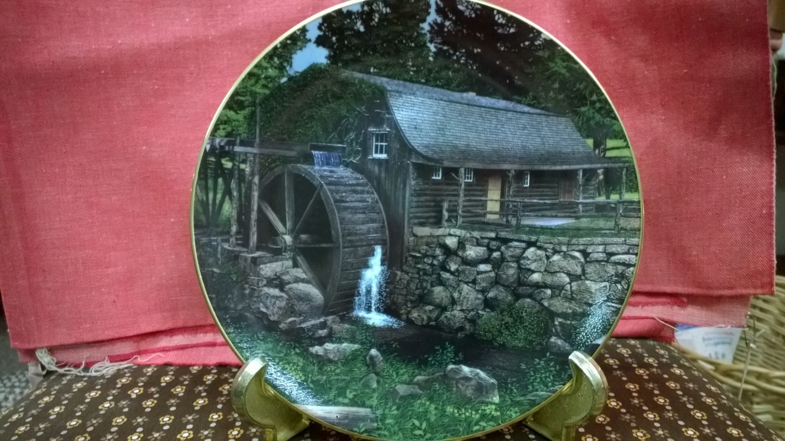 Knowles Old Mill Stream Collection "NEW LONDON GRIST MILL" PLATE 1990 - $15.00