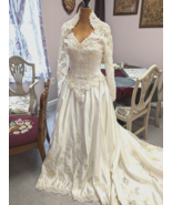 Vintage Wedding Dress Pearls Iridescent Sequins Lace Train Sweetheart Ne... - £3,991.78 GBP