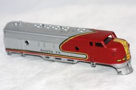 Bachmann HO Scale EMD F7 Santa Fe locomotive shell red unnumbered - $12.62