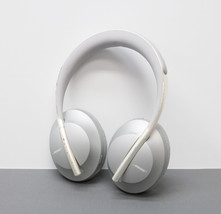 Bose 700 Wireless Noise Cancelling Headphones image 2
