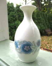 Wedgwood Clementine 5&quot; Flower Bud Vase Bone China Floral Made in England - £7.50 GBP