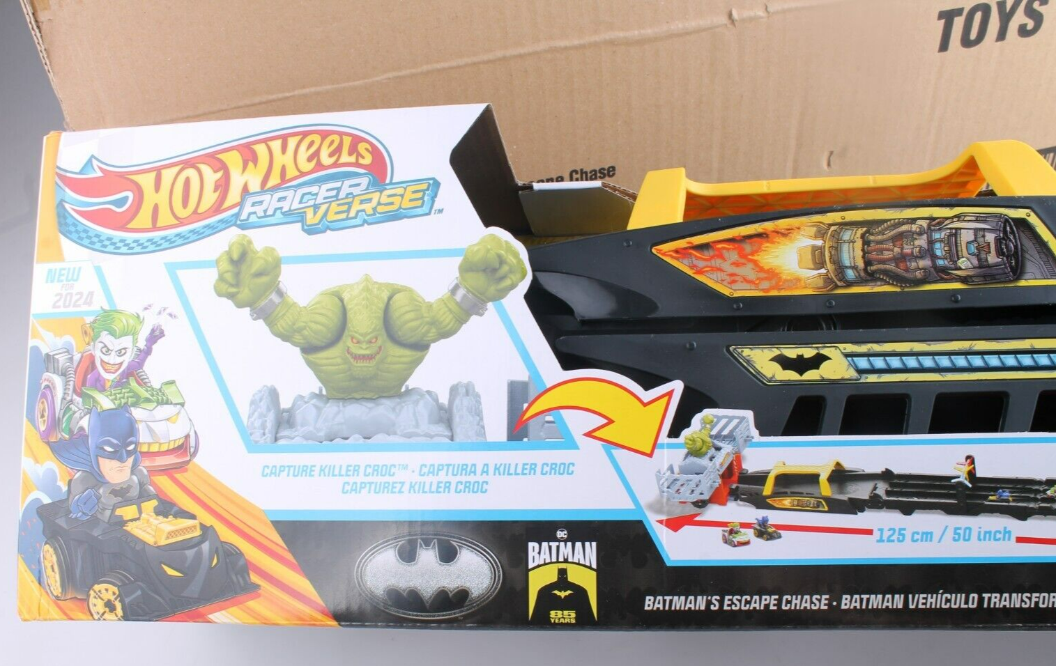 Hot Wheels RacerVerse Batman’s Escape Chase Vehicle Transforms into 3-Ln Raceway Item image 2