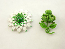 Green and White Daisy Mum Rose Bouquet Pins, Vintage Flower Brooch Pin Set - £22.38 GBP