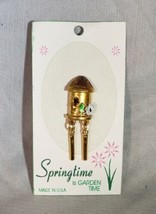 Vintage Gold tone Bird House Pin Brooch White Flower  - £6.99 GBP