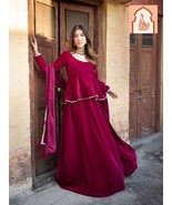 Magenta Pink Velvet Kurta Set with Skirt and Dupatta - $4,680.39 MXN
