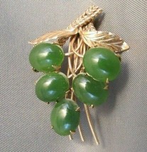 Antique 14K Yellow Gold Elegant Green Jade Grape Cluster Brooch Pin 10.2g - £393.17 GBP