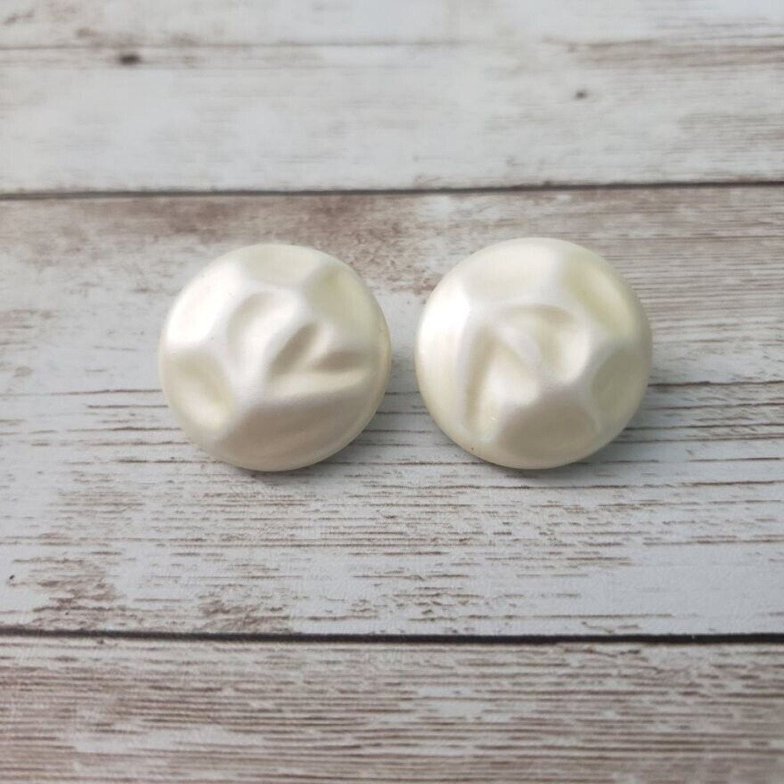 Vintage Clip On Earrings - Cream Uneven Surface Circle Slightly Under 1&quot; - $12.99