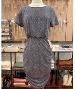 GILLI Navy Blue Ruched Short Sleeve Print Dress Size Medium NEW - $22.10 CAD