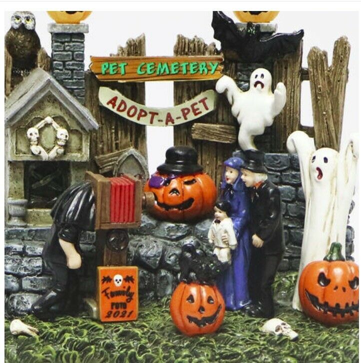 Pumpkin Hollow 2021 PET CEMETERY #280-9885 Spooky Halloween Village Accessory - $67.94