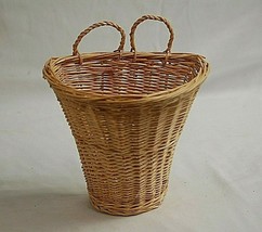 Vintage Rustic Art Rattan Display Basket Wall Pocket Country Farmhouse 6-1/2&quot; T - £11.73 GBP