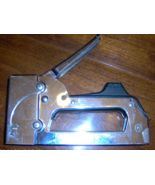 T55c STAPLE GUN Arrow Fastener Easy Squeeze all purpose Pro Tacker STAPL... - $45.20 CAD