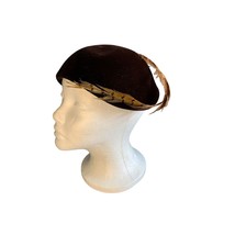 Hudson&#39;s Salon Ladies Brown Velvet Hat with Feather Accent Sz 22 Vintage - £22.41 GBP