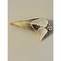 Vintage Natural Carved Shell Leaf Bouquet Brooch - £7.39 GBP