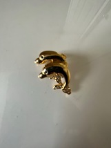 Dolphins Brooch - £1.52 GBP