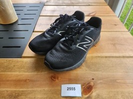 New Balance Men&#39;s 520 V8 Running Shoe, Black, 9.5 4E (Wide) - £45.66 GBP