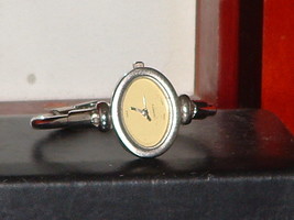 Women’s Silver Yellow Fashion Dress Analog Quartz Watch - £5.11 GBP