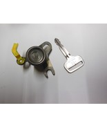 1997-2001 TOYOTA CAMRY TRUNK LID LOCK LOCKS - $29.88 CAD