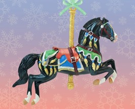 700688 Charger Carousel Ornament  2023 Breyer Holiday Collection - £14.97 GBP