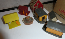 Lot of 7 Vintage HO Scale Small Shacks Fruit Stand House More - $25.74