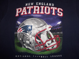NFL Reebok New England Patriots Football Navy Graphic T-Shirt - M - $17.17