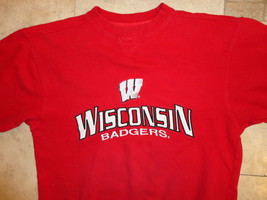 RED NCAA WISCONSIN BADGERS ADULT L SEWN SWEATSHIRT EXCELLENT FREE US SHI... - $29.54