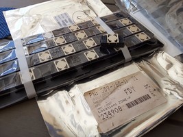 (21) 359-985-11  CPU CONTROLLER ICS SEMICONDUCTOR NEW TRAY NOS RARE $99 - £46.58 GBP