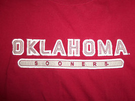 NCAA University Of Oklahoma OU Sooners Red &amp; Gray Graphic Jersey Shirt - M - £13.95 GBP