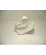 Vintage White Ceramic Swan Towell Cloth Holder 7x5x6 Inch Felt Feet USED - $285.66 MXN