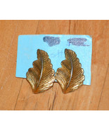 vintage pierced earrings gold leaf shaped leaves - £1.54 GBP