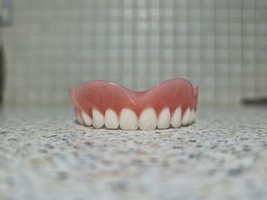 Full Upper Denture/False Teeth,Horseshoe/No Palate Design, Brand new. - £63.80 GBP+