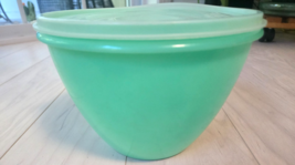 Vintage Tupperware 679 Jadeite Green Crisp-it Lettuce Keeper w/Seal 680 ... - $12.62