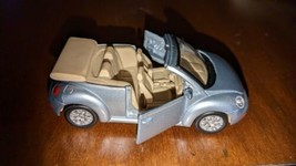 MAISTO VOLKSWAGON CABRIO NEW BEETLE  Diecast 1/37 Scale Pull Back Fricti... - £12.45 GBP